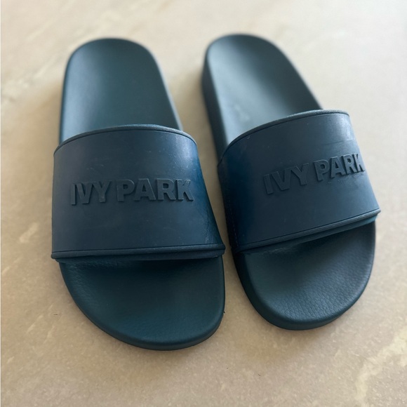 NWT Ivy Park Slides / Flip Flops - Picture 5 of 5